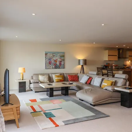 Ocean View Apartment *